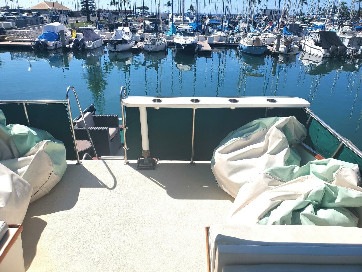 1981 Chb Sedan-Aft Cabin — photo 10