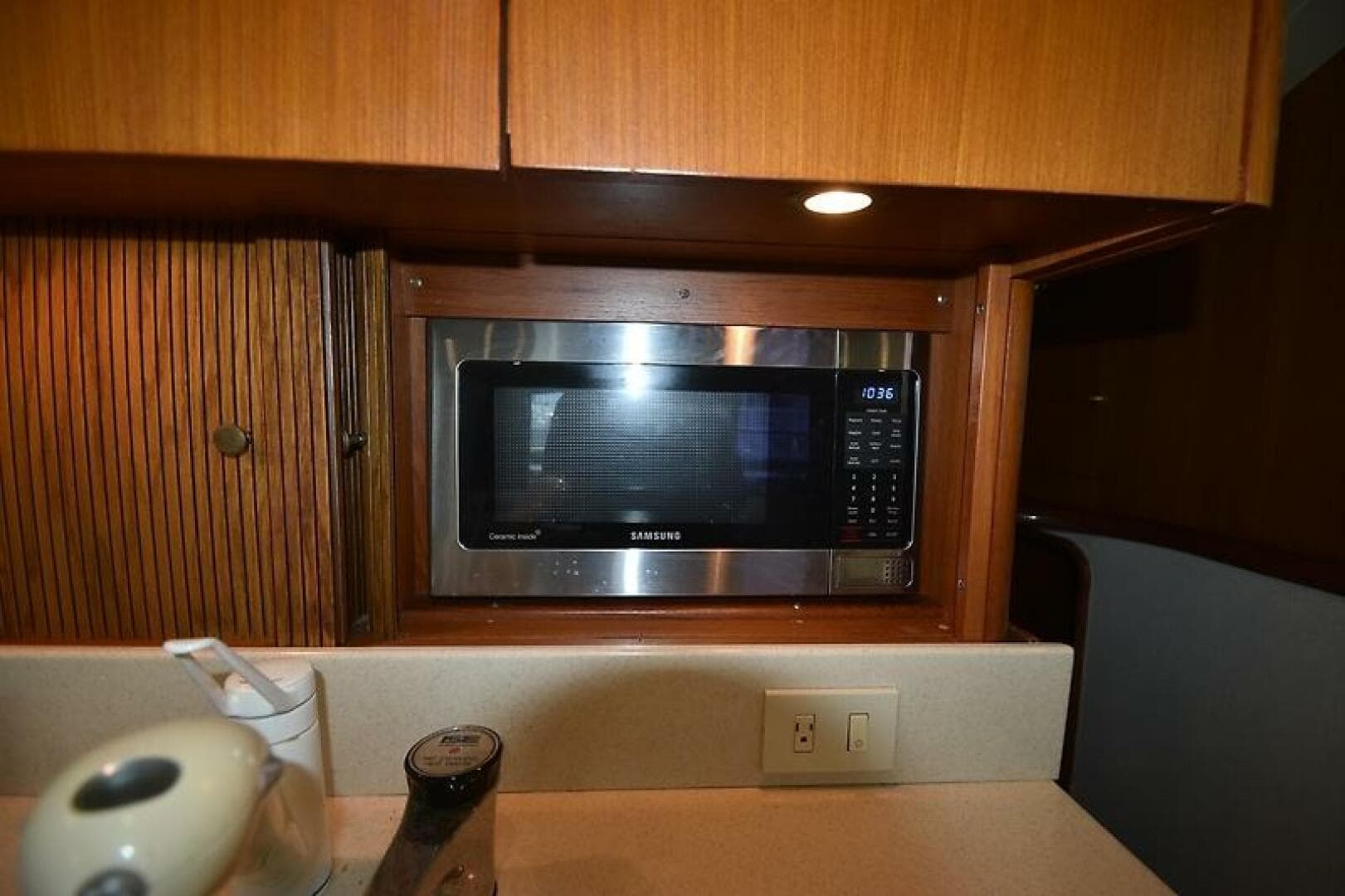 1997 Ocean 48 Convertible — photo 12