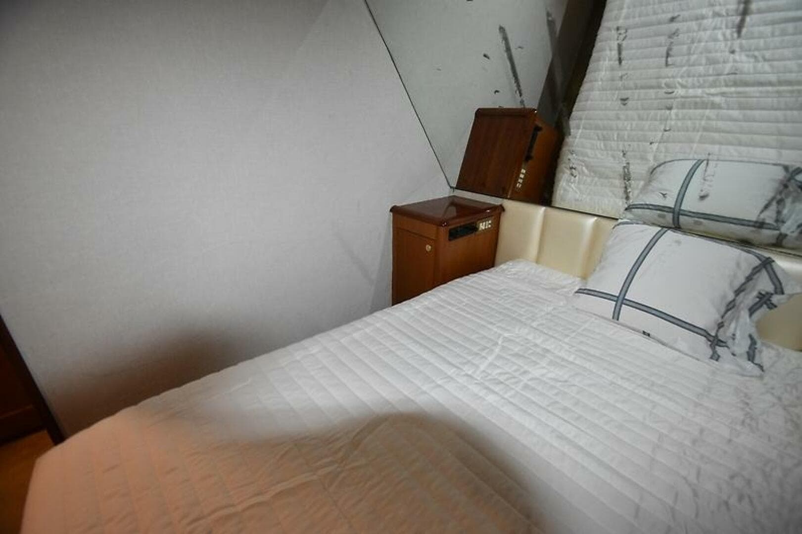 1997 Ocean 48 Convertible — photo 32