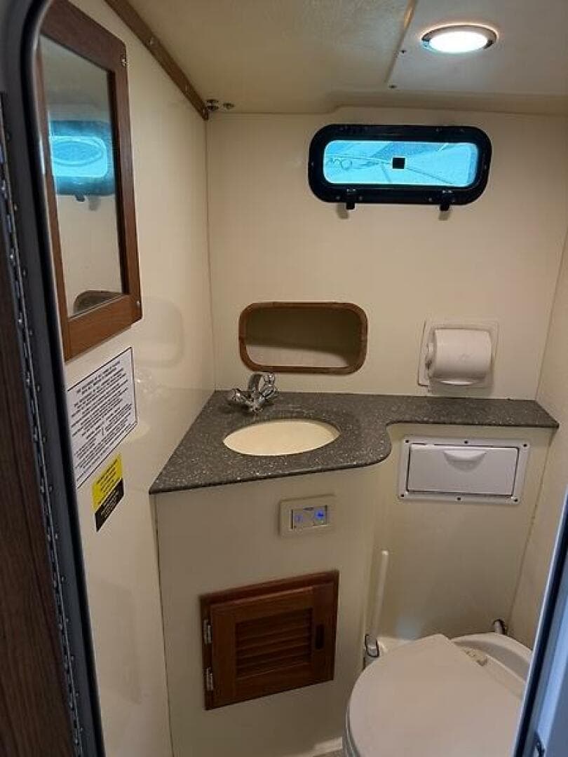 2018 Islander 27 Islander Hardback — photo 28