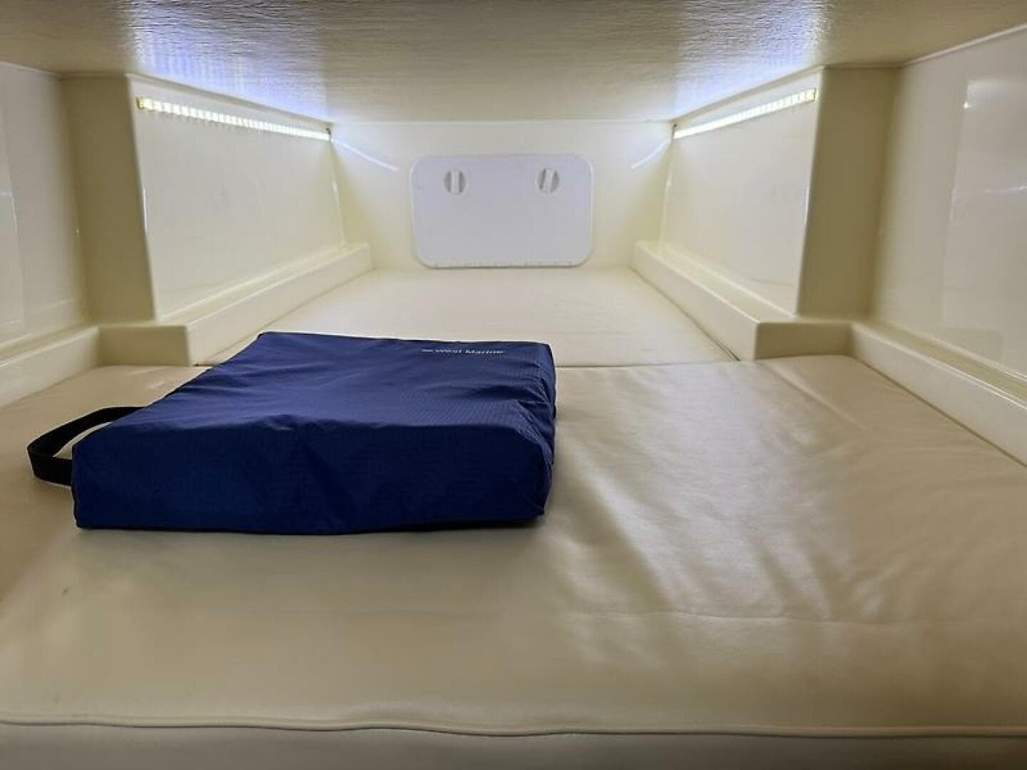 2018 Islander 27 Islander Hardback — photo 25