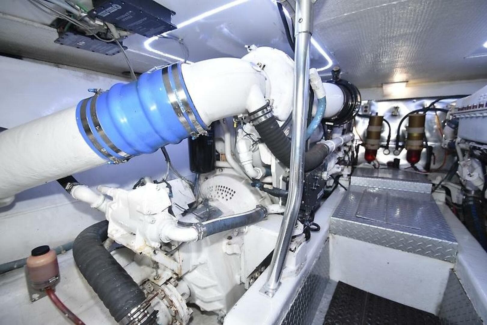 2000 Ocean Yachts 48 Convertible — photo 45