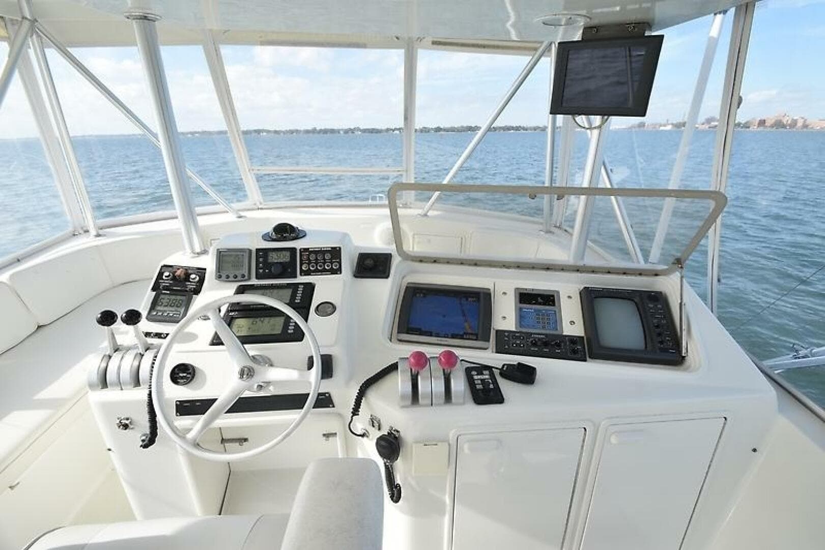 2000 Ocean Yachts 48 Convertible — photo 39