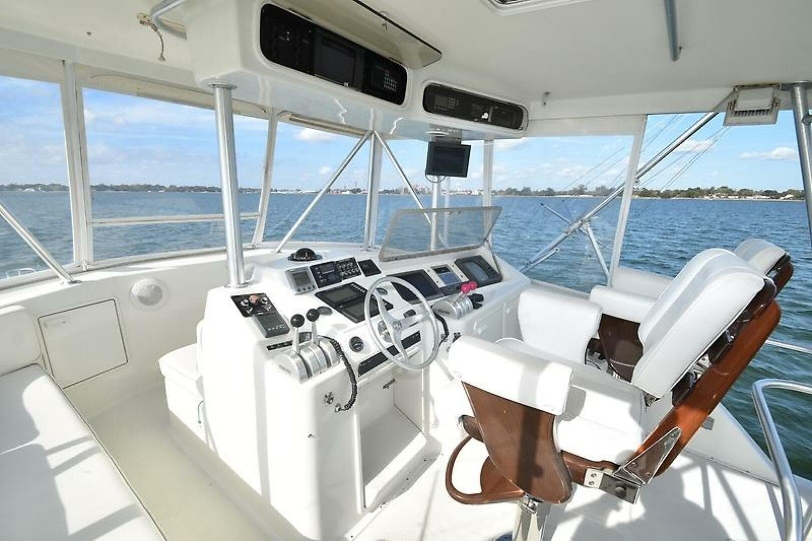 2000 Ocean Yachts 48 Convertible — photo 40