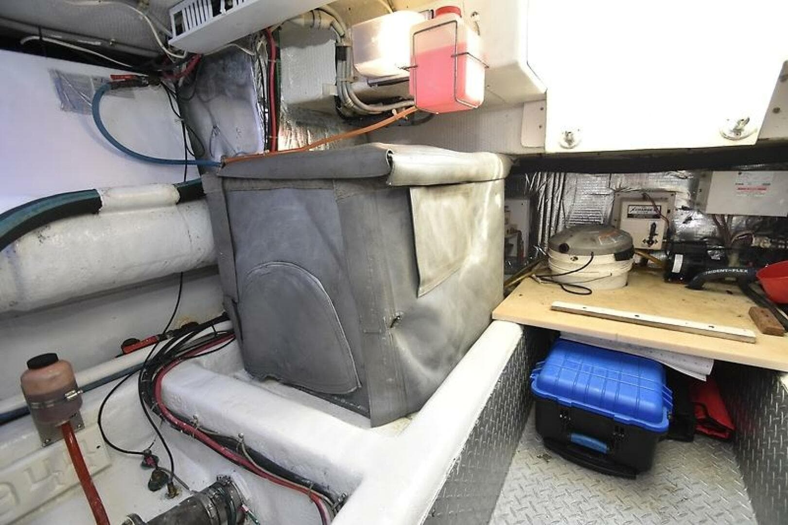 2000 Ocean Yachts 48 Convertible — photo 43