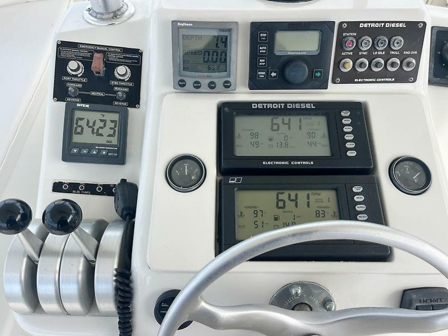 2000 Ocean Yachts 48 Convertible — photo 6