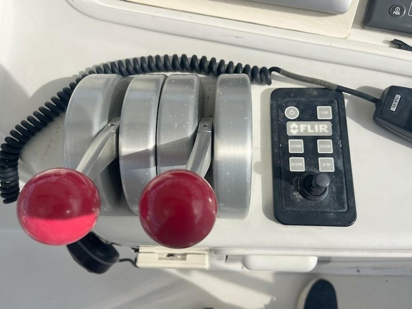 2000 Ocean Yachts 48 Convertible — photo 13