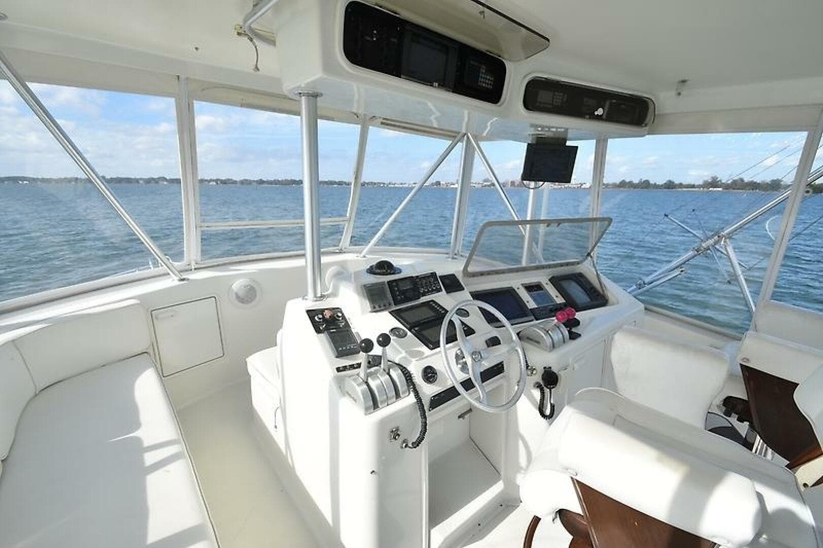 2000 Ocean Yachts 48 Convertible — photo 37