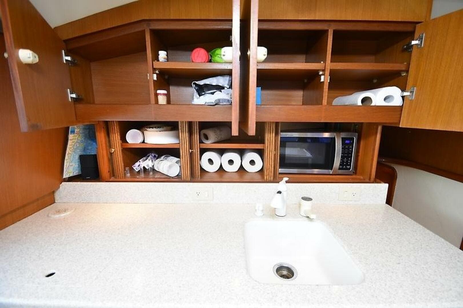 2000 Ocean Yachts 48 Convertible — photo 30