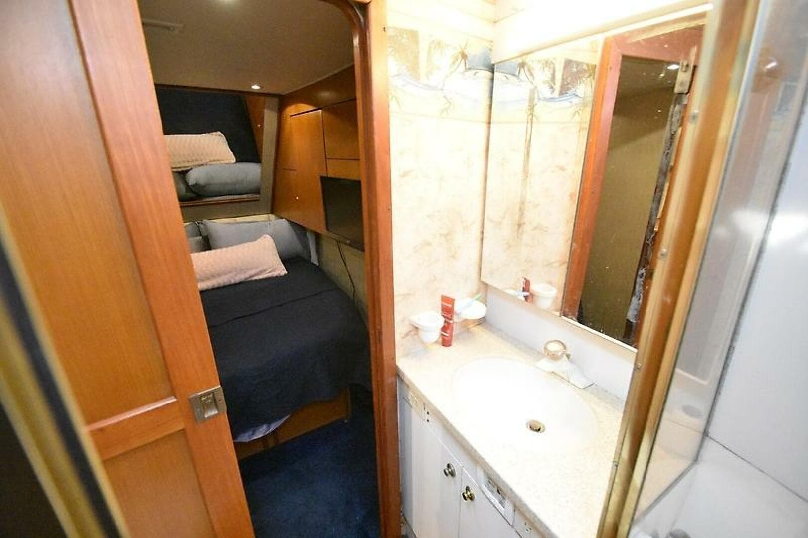 2000 Ocean Yachts 48 Convertible — photo 26