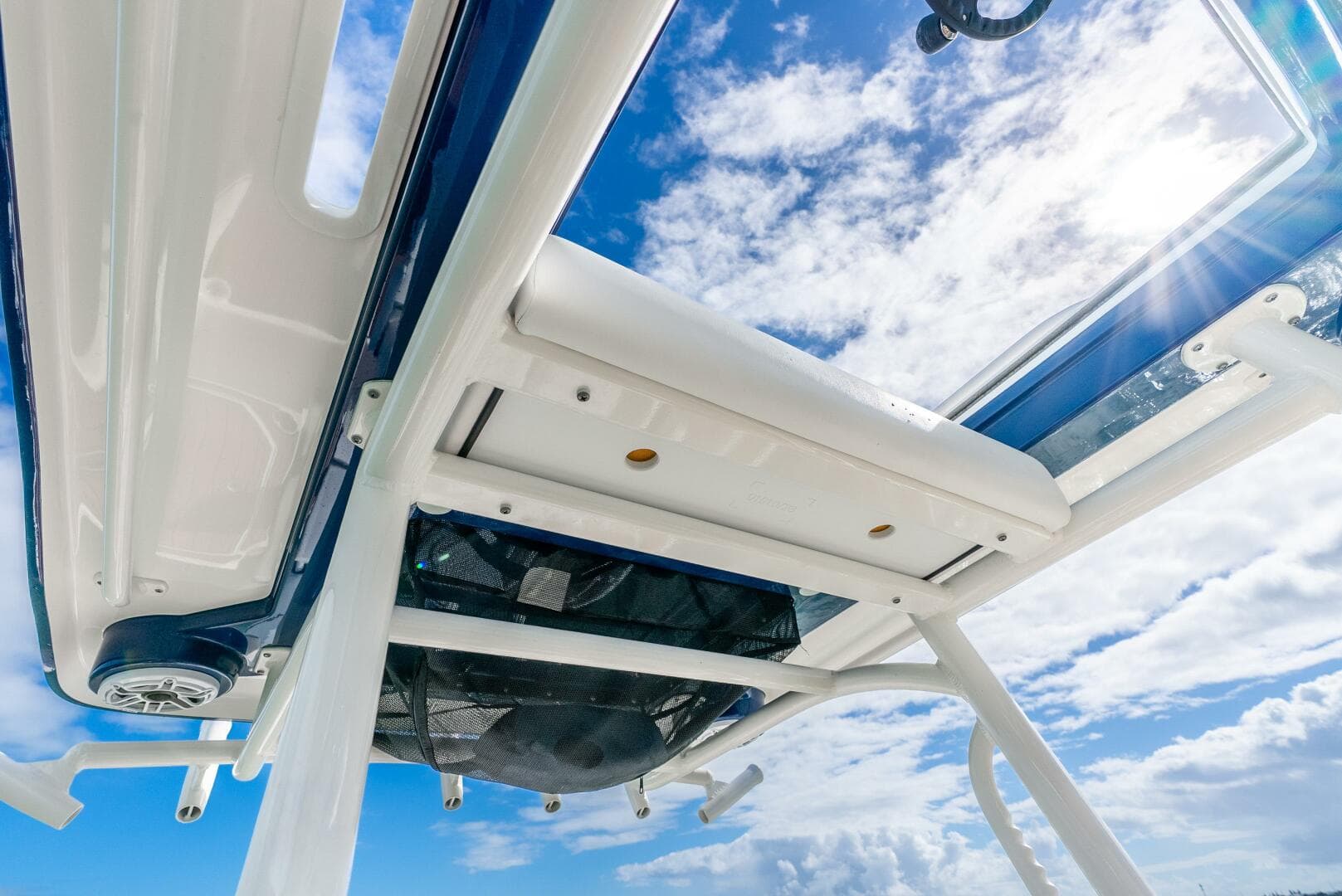 2024 Caymas 281 Hb — photo 25