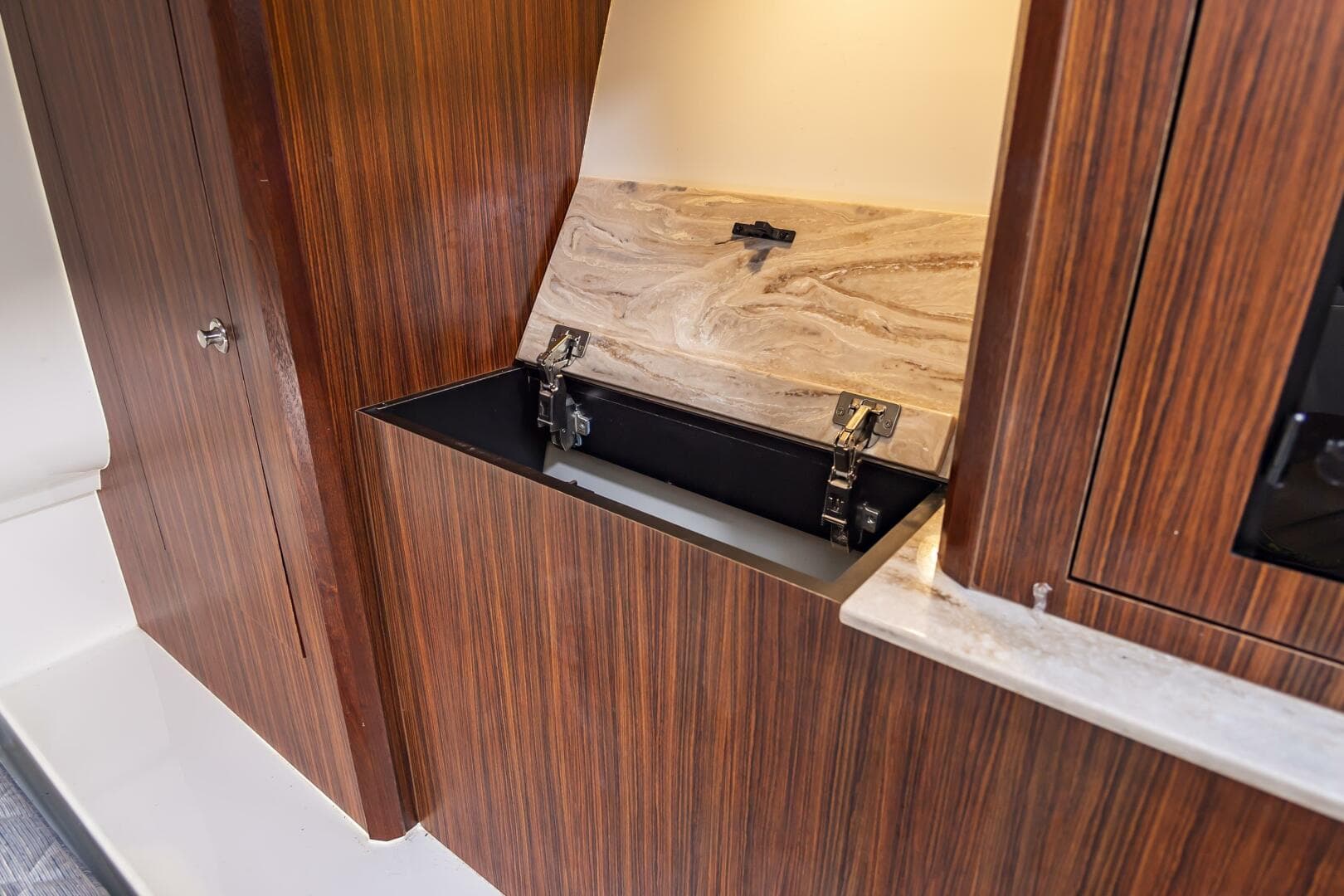 2020 Pursuit DC 365 Dual Console — photo 39