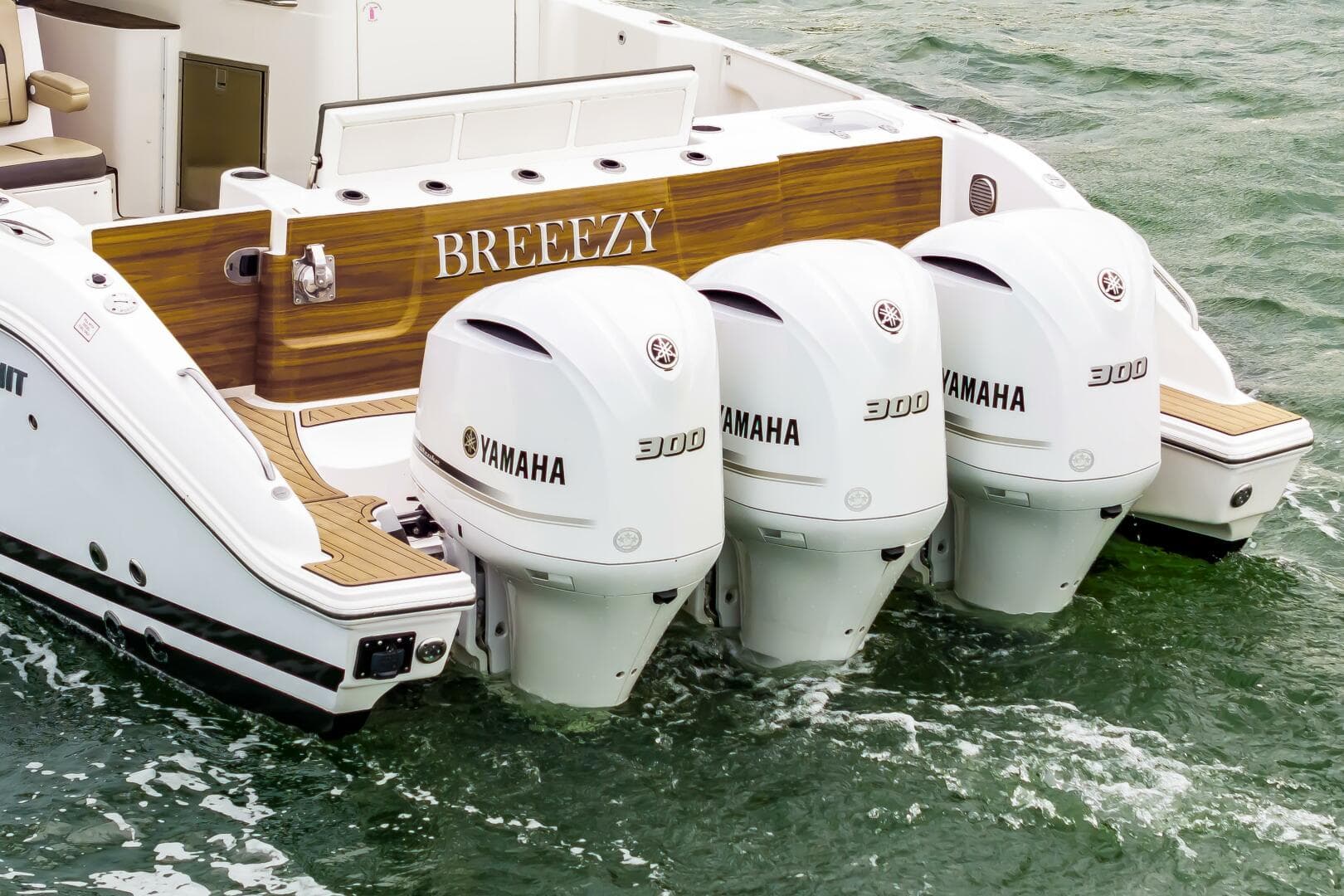 2020 Pursuit DC 365 Dual Console — photo 10