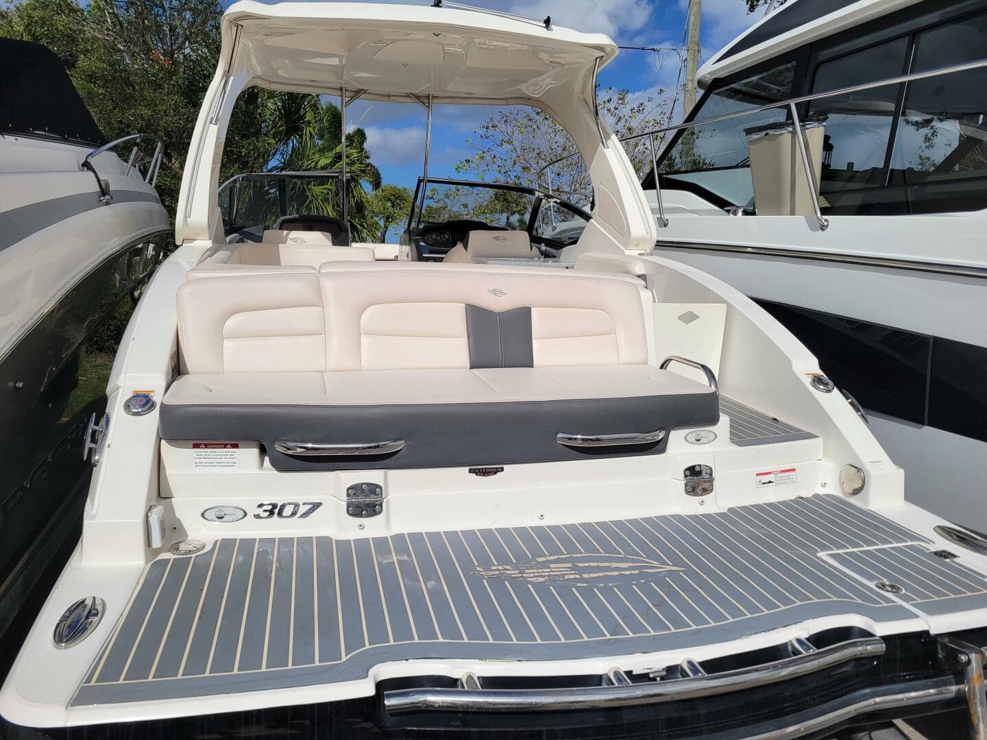 2017 Chaparral 307 Ssx — photo 7