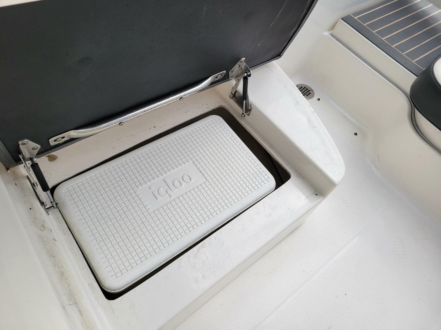 2017 Chaparral 307 Ssx — photo 19