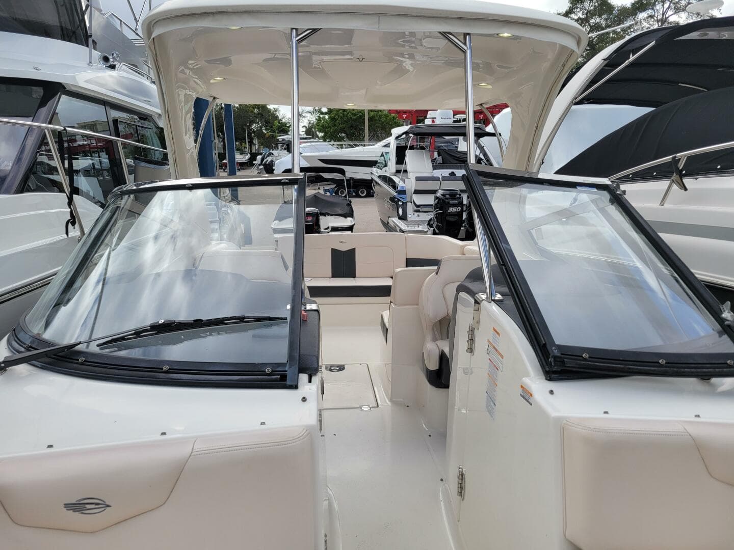 2017 Chaparral 307 Ssx — photo 24