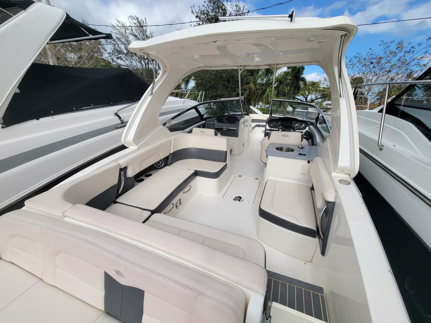 2017 Chaparral 307 Ssx — photo 4