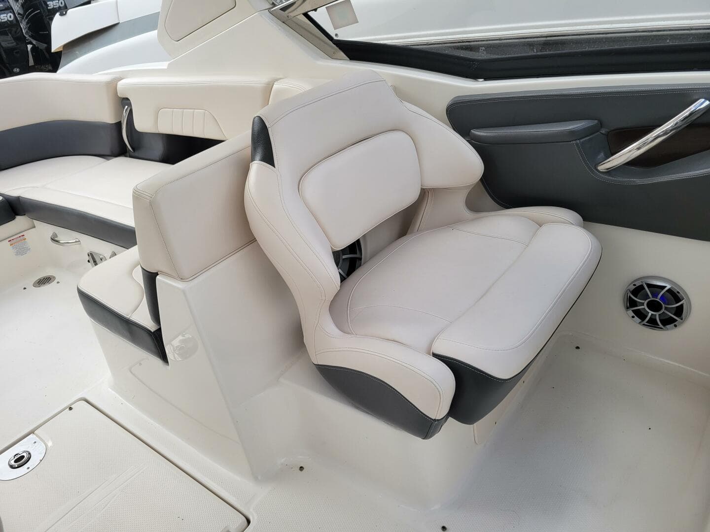 2017 Chaparral 307 Ssx — photo 15