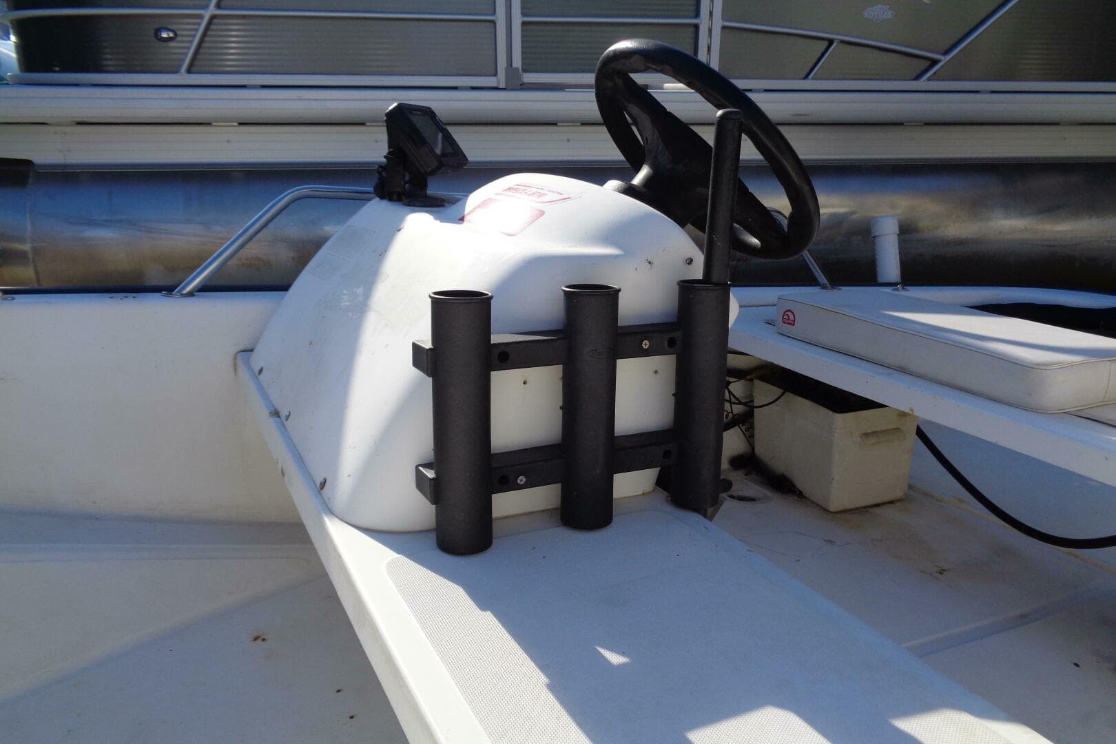 2001 Boston Whaler Sport — photo 15