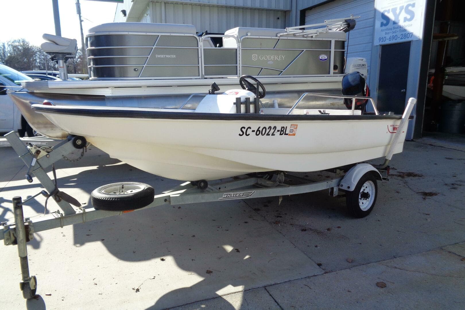 2001 Boston Whaler Sport — photo 2