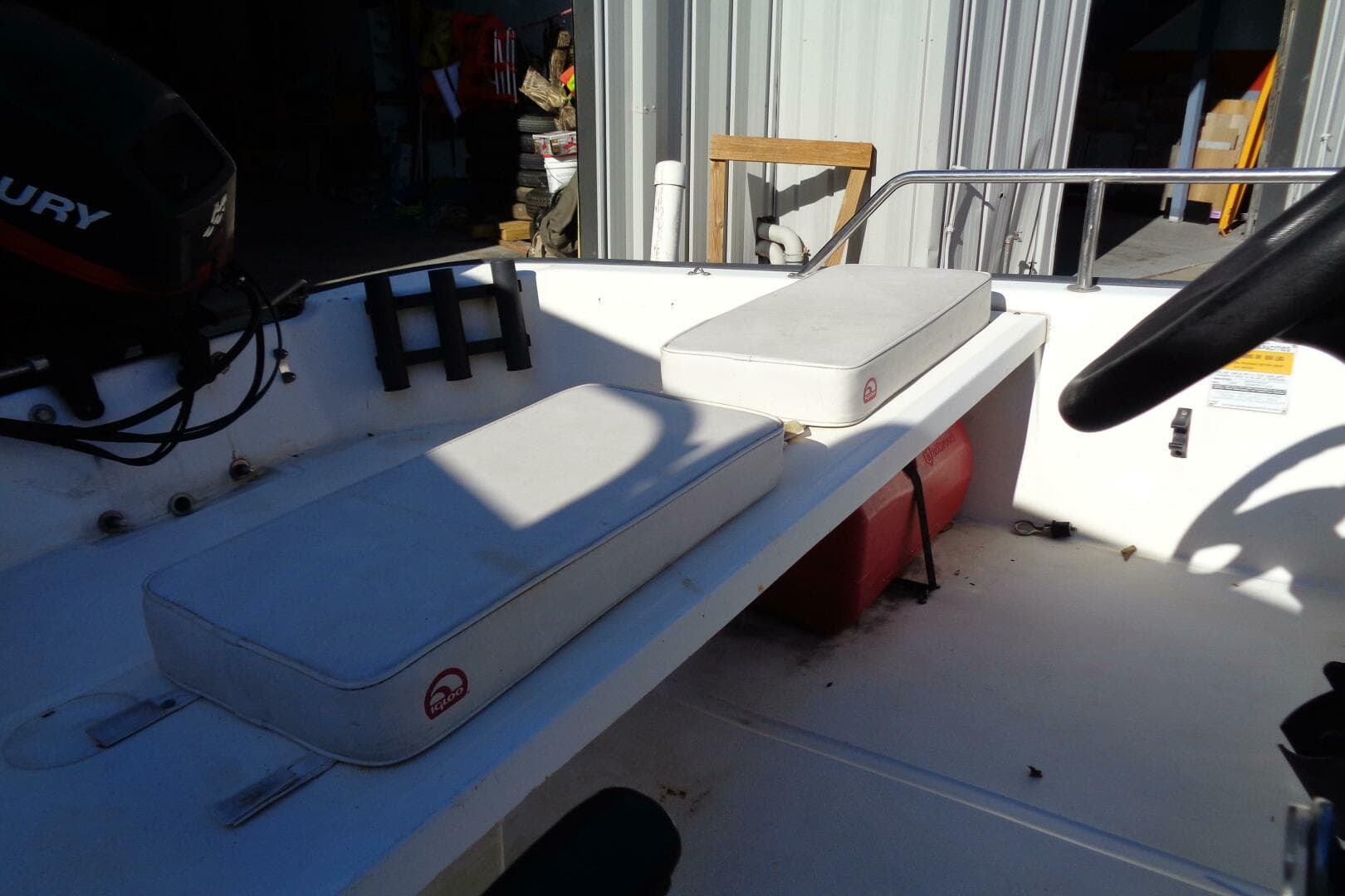 2001 Boston Whaler Sport — photo 10