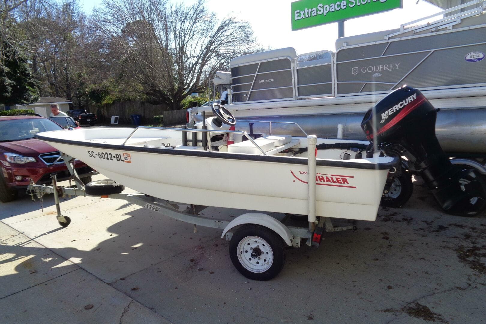 2001 Boston Whaler Sport — photo 1