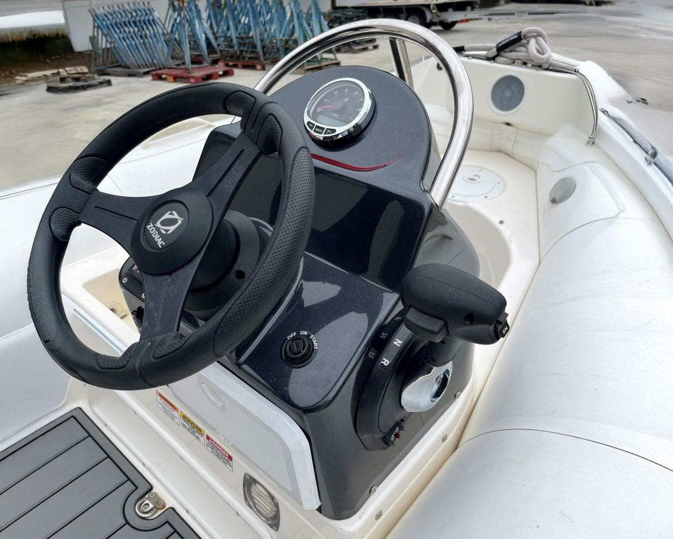 2024 Zodiac Yachtline 360 — photo 12