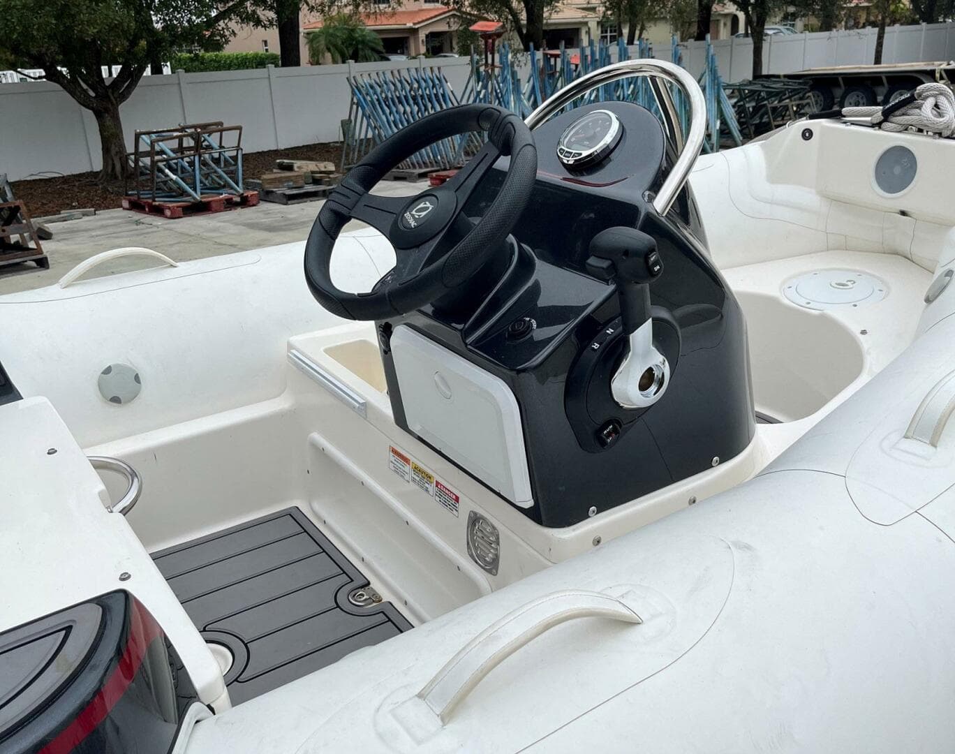 2024 Zodiac Yachtline 360 — photo 14