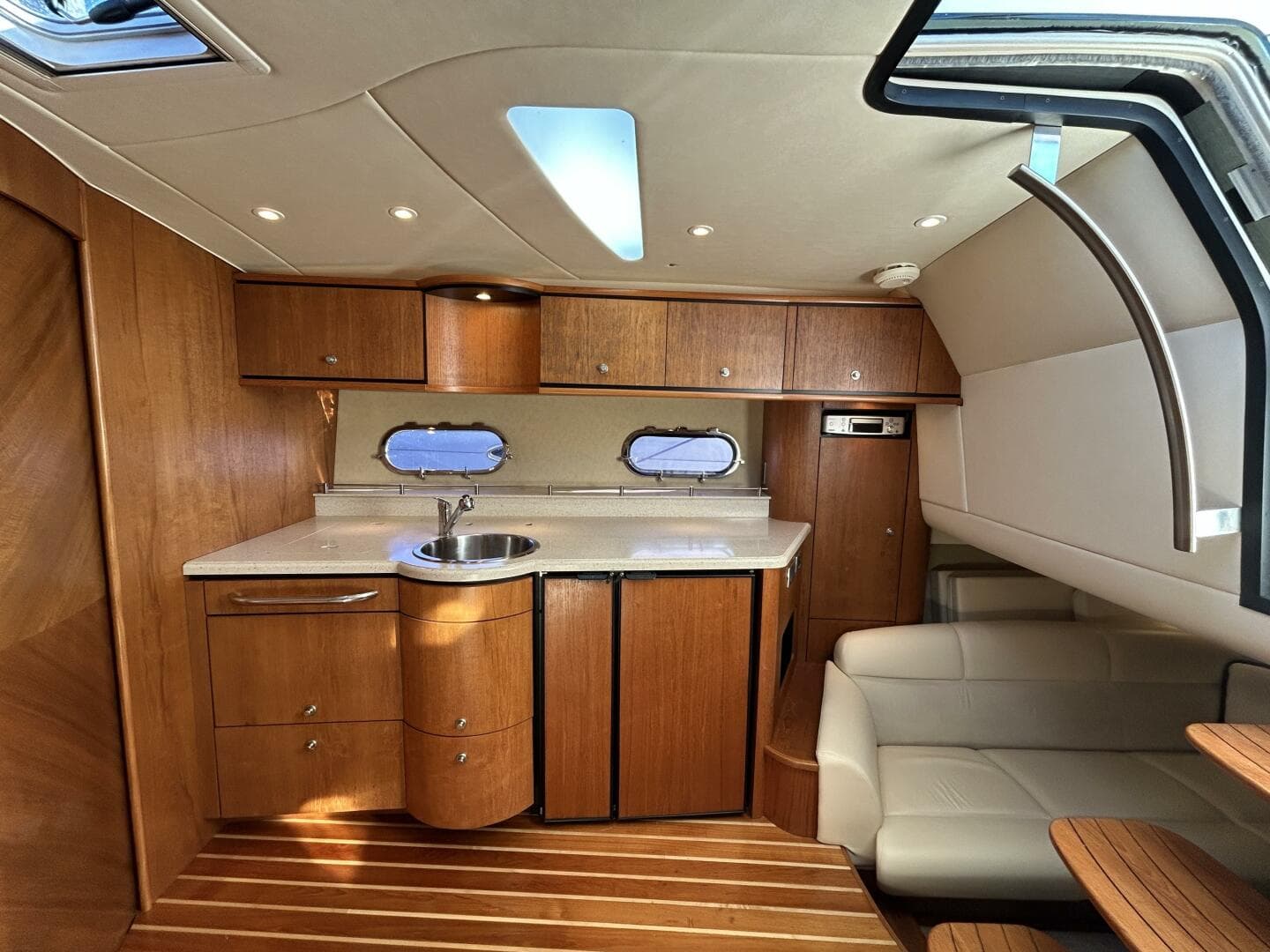 2008 Tiara Yachts 3900 Sovran — photo 14