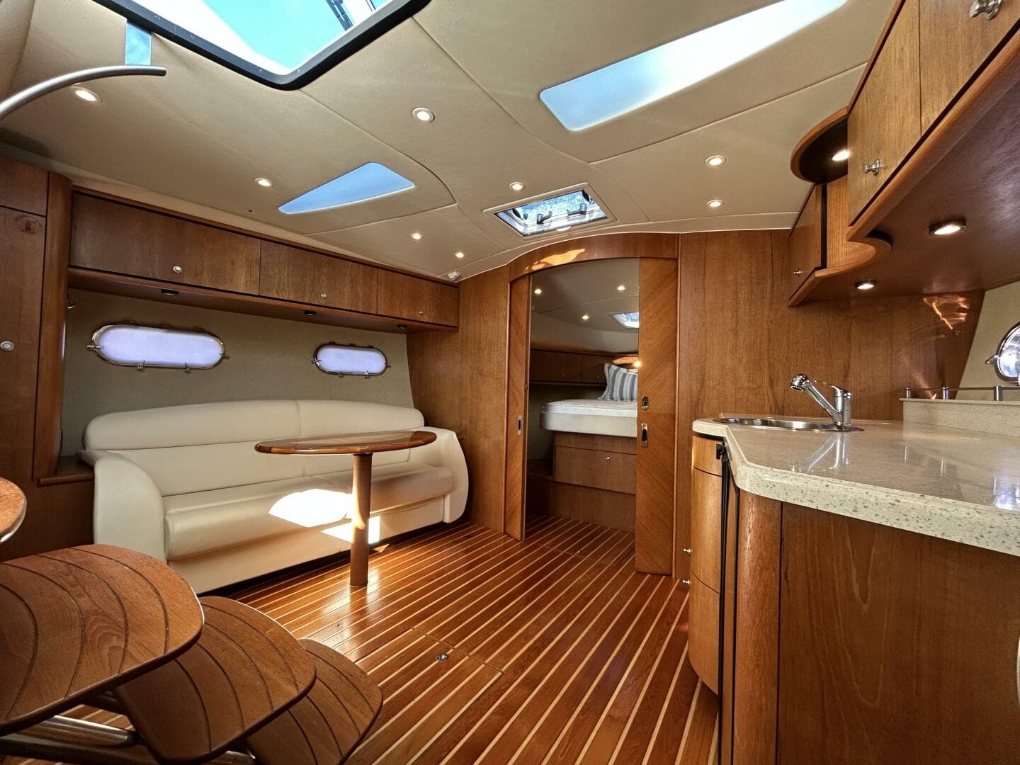 2008 Tiara Yachts 3900 Sovran — photo 12