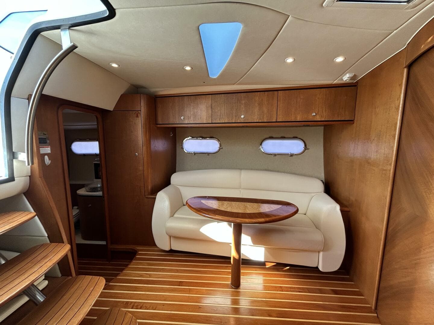 2008 Tiara Yachts 3900 Sovran — photo 13