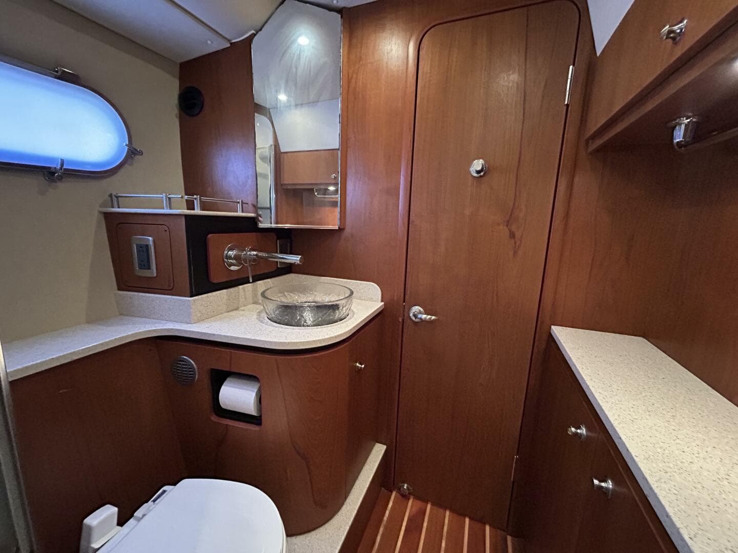 2008 Tiara Yachts 3900 Sovran — photo 23