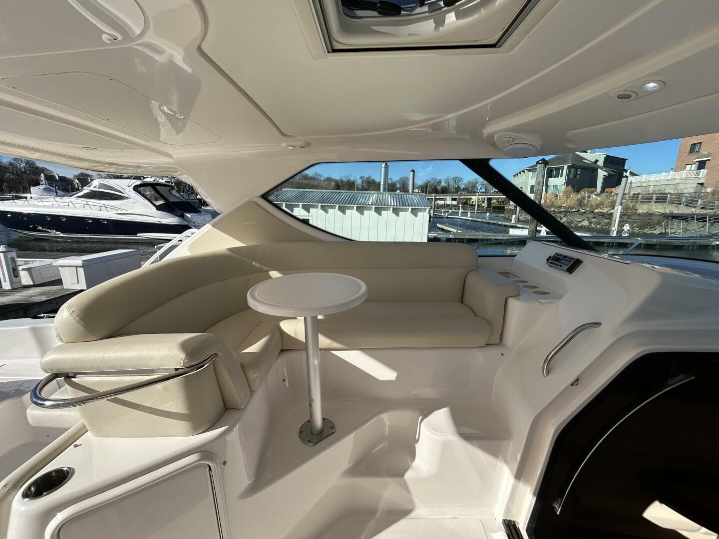 2008 Tiara Yachts 3900 Sovran — photo 6