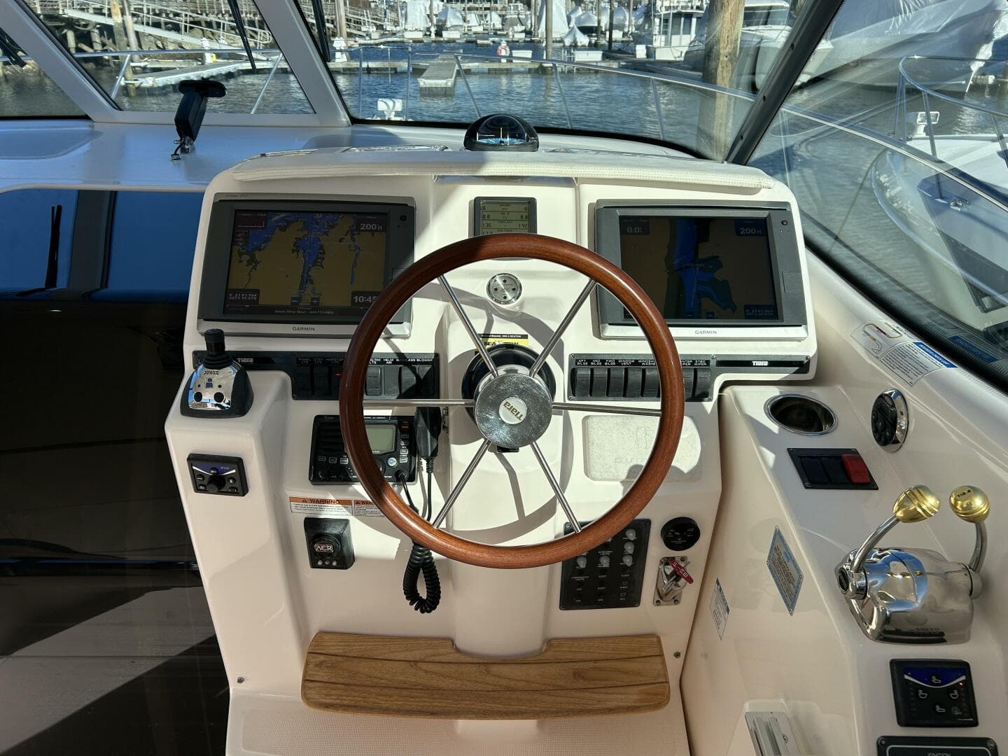 2008 Tiara Yachts 3900 Sovran — photo 8