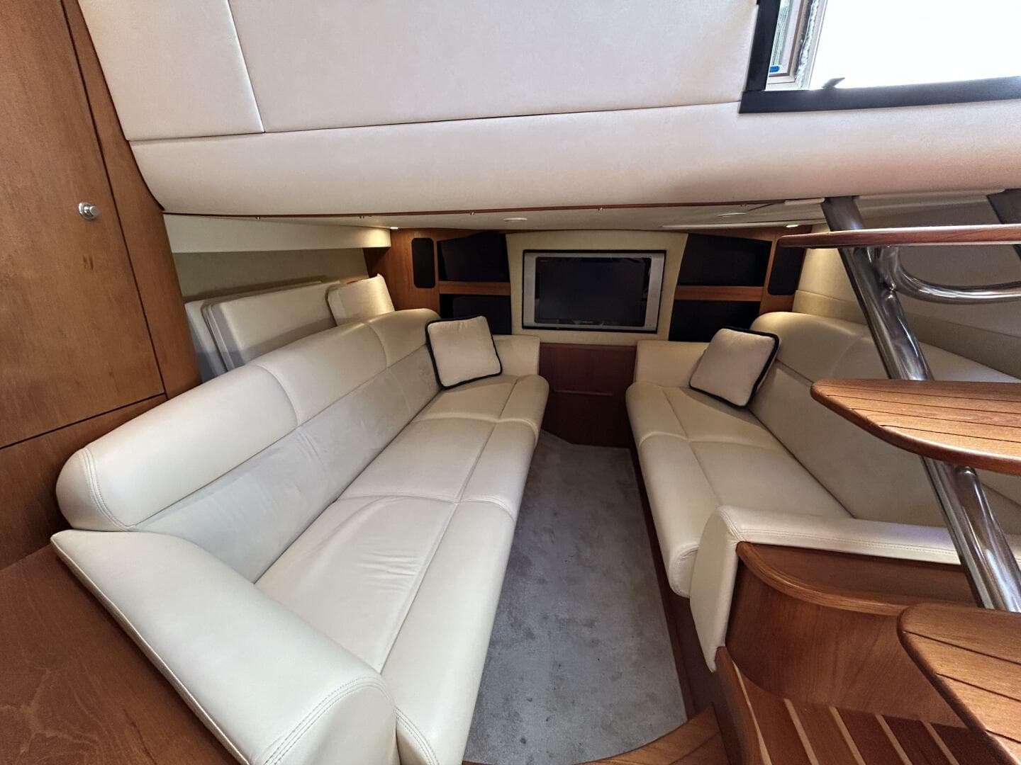 2008 Tiara Yachts 3900 Sovran — photo 15