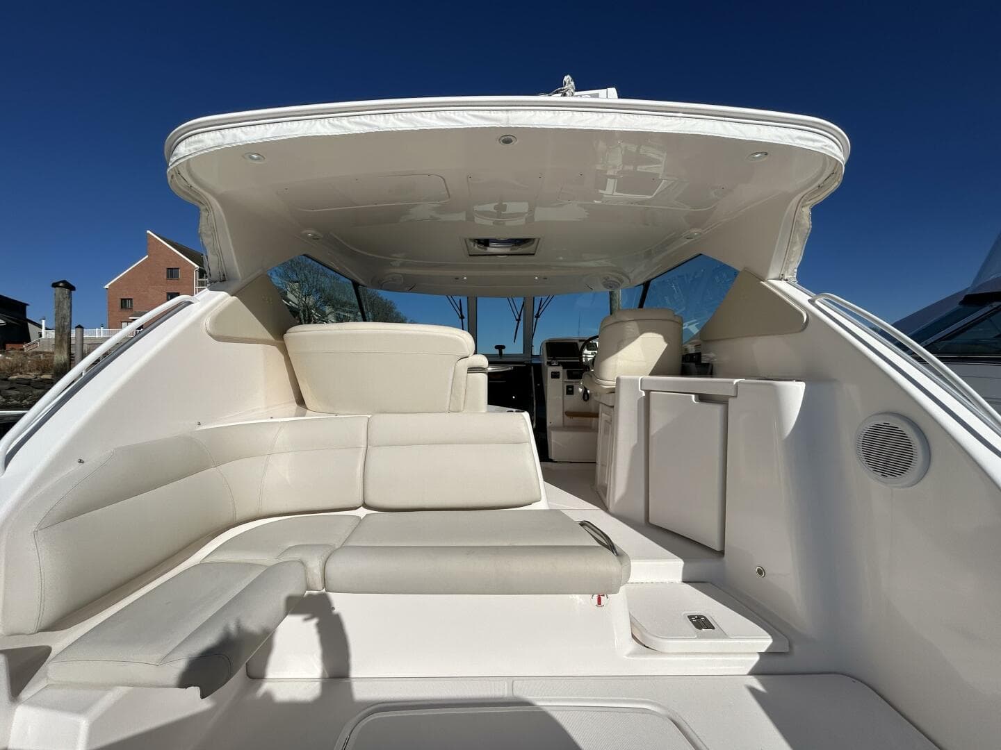 2008 Tiara Yachts 3900 Sovran — photo 5