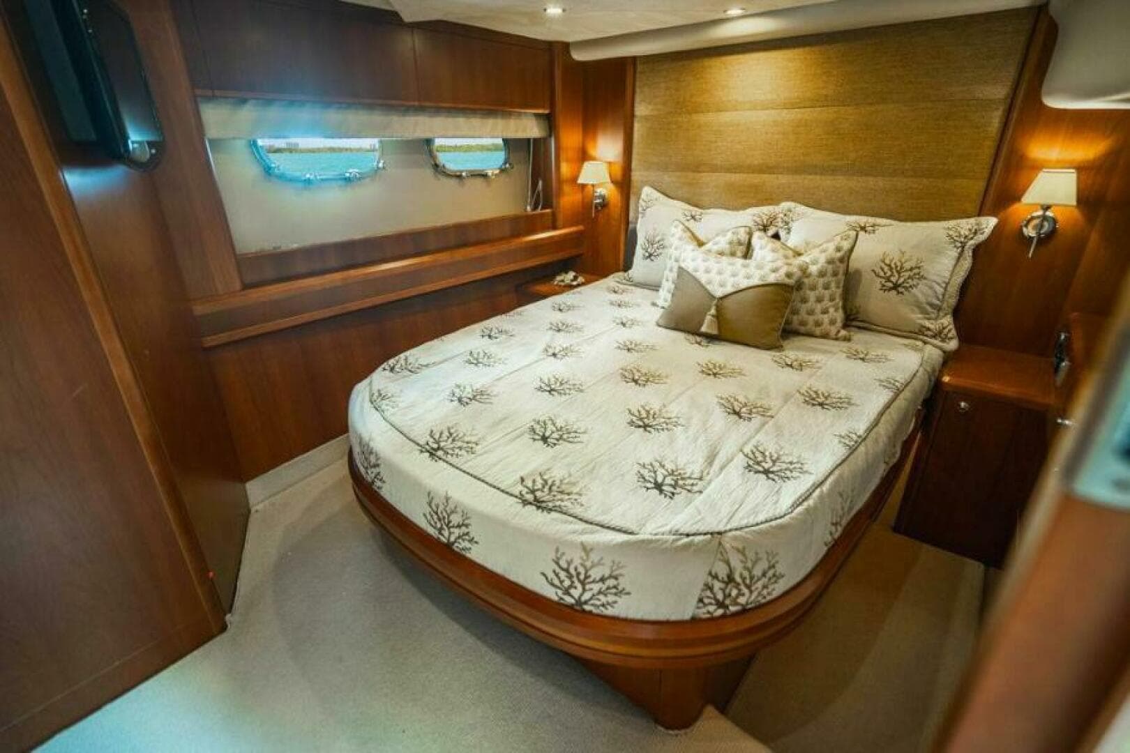 2009 Princess 70 Vsc — photo 26