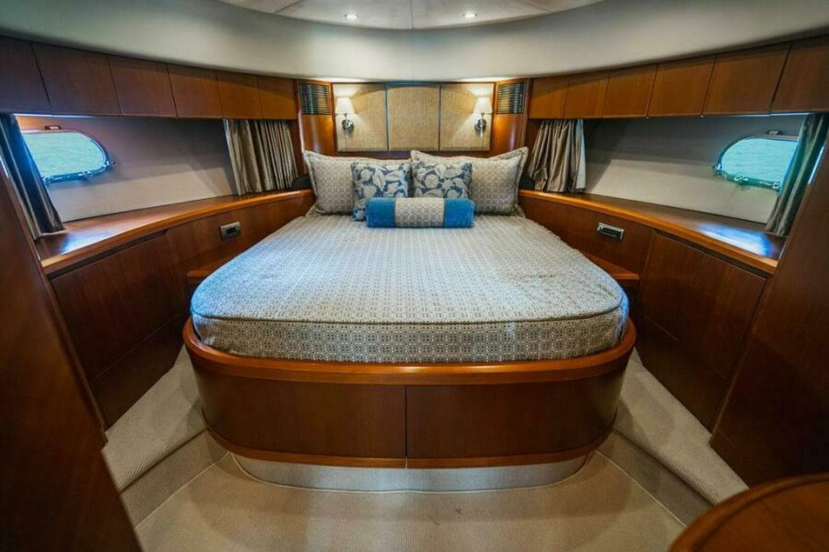 2009 Princess 70 Vsc — photo 31