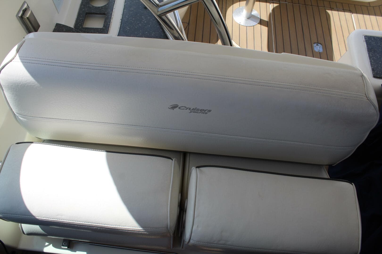 2007 Cruisers Yachts 420 Express — photo 34