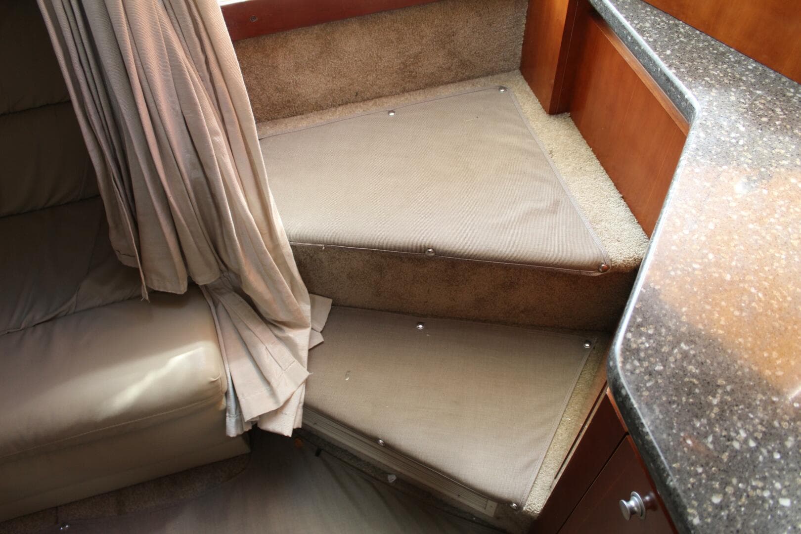 2007 Cruisers Yachts 420 Express — photo 33