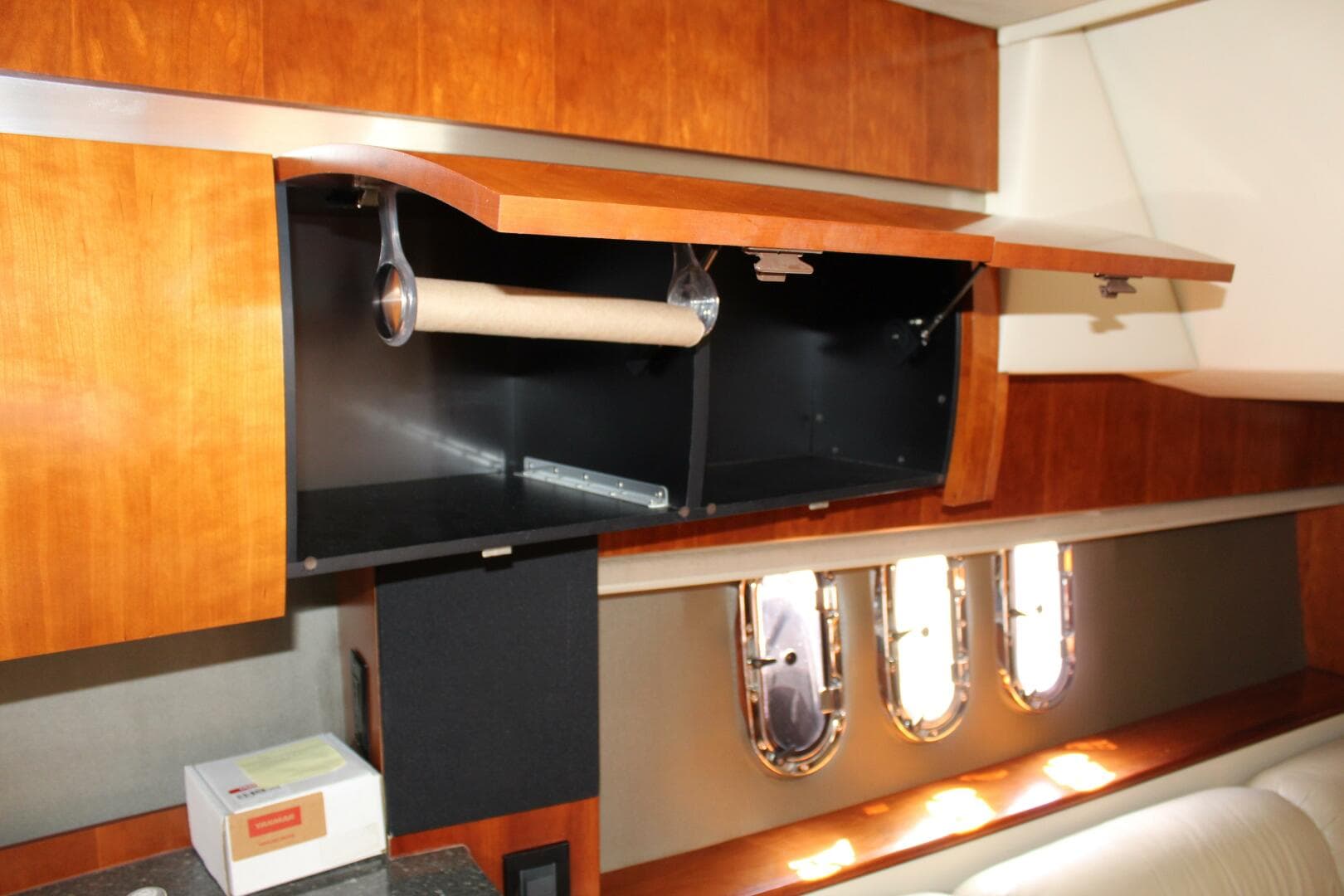 2007 Cruisers Yachts 420 Express — photo 26