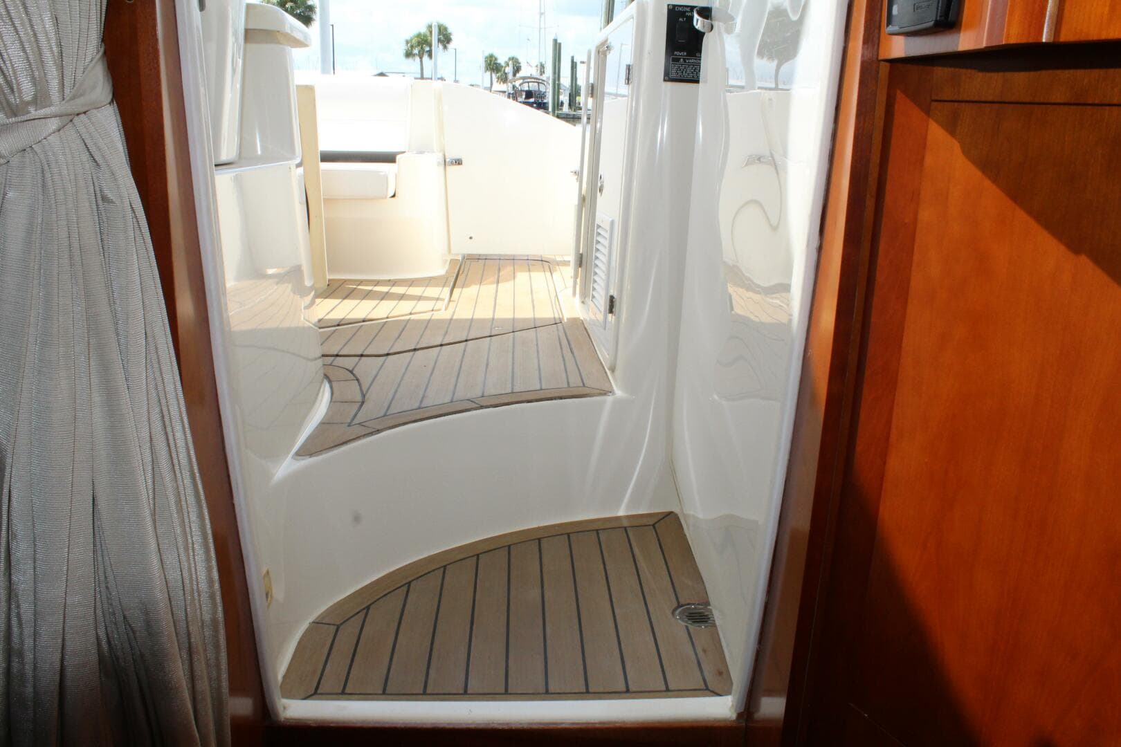 2007 Cruisers Yachts 420 Express — photo 32