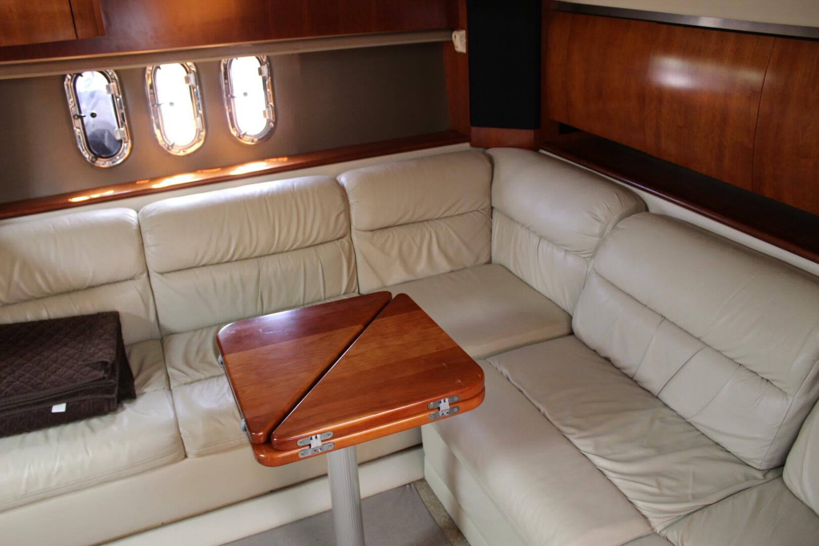 2007 Cruisers Yachts 420 Express — photo 19