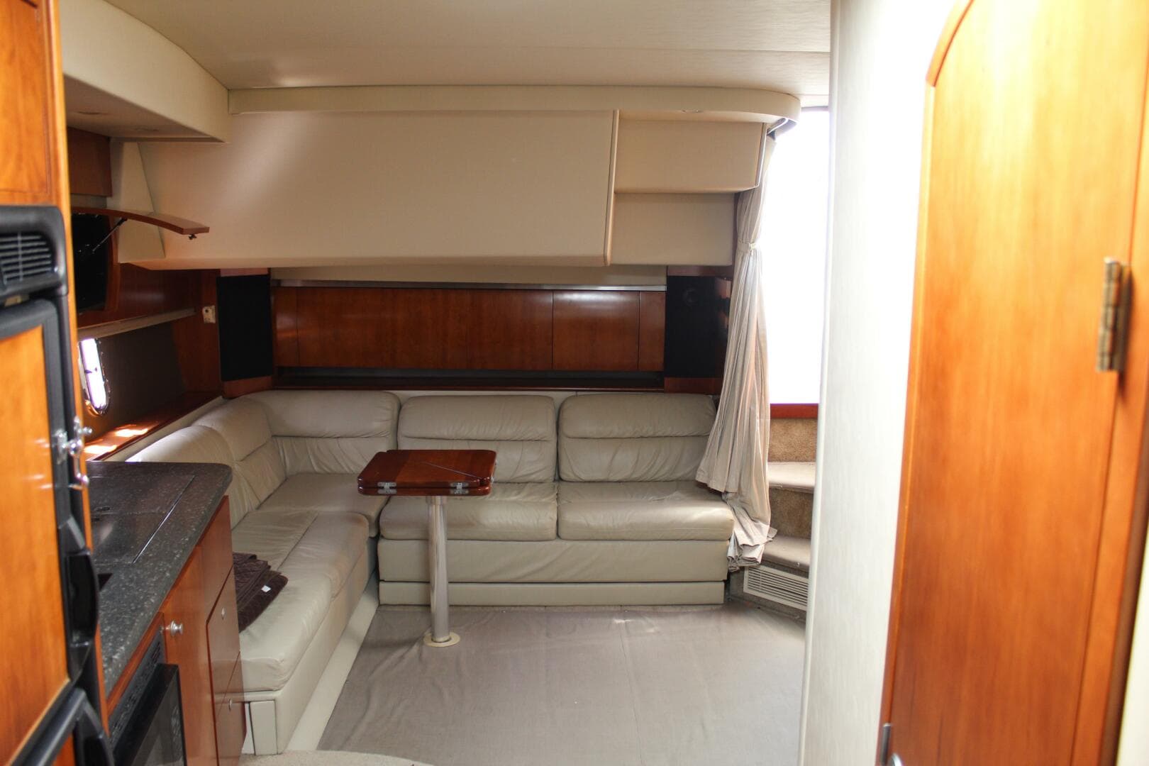 2007 Cruisers Yachts 420 Express — photo 17