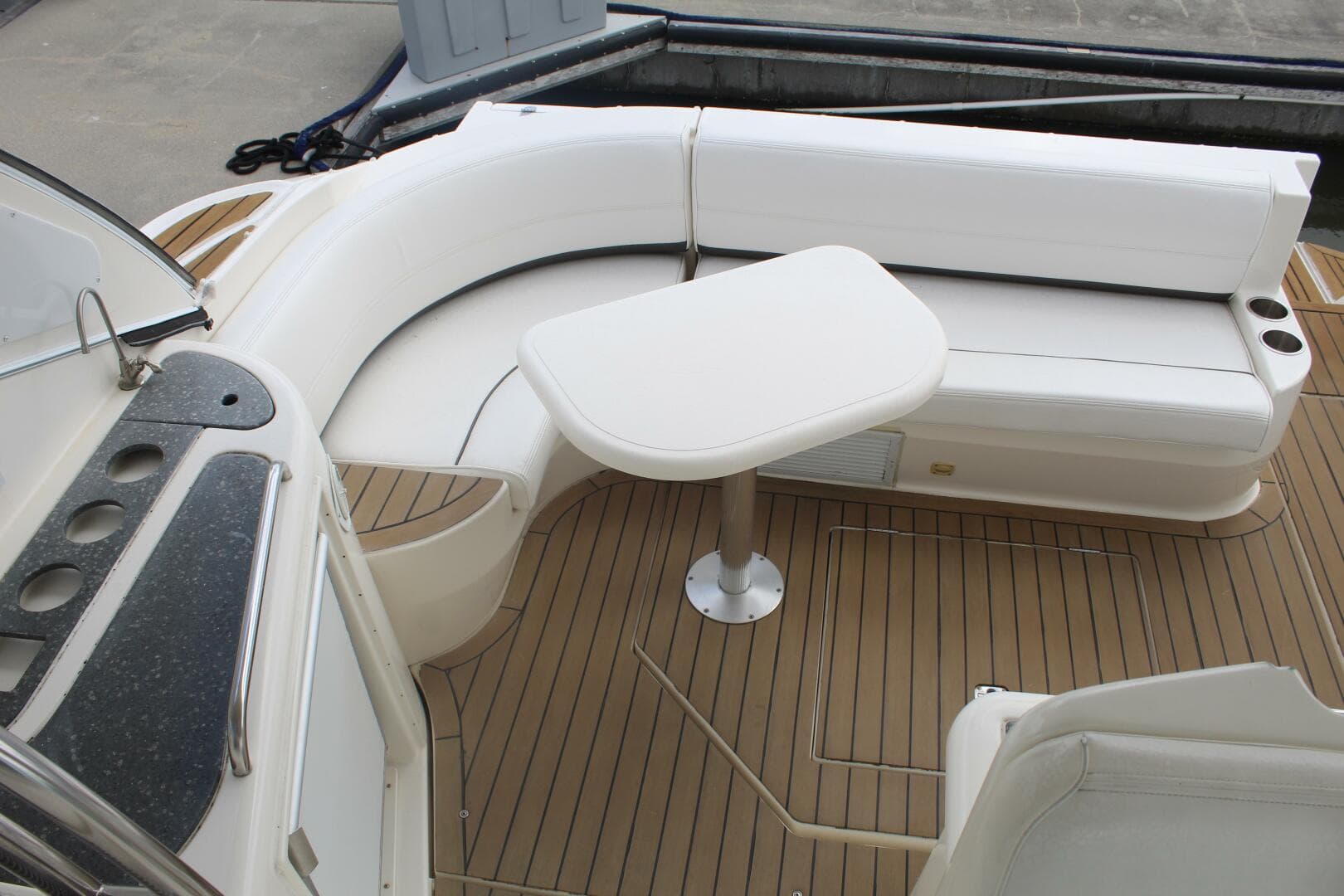 2007 Cruisers Yachts 420 Express — photo 16