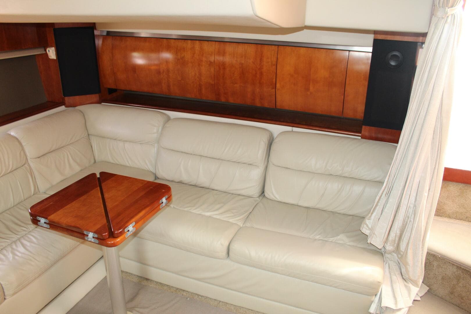 2007 Cruisers Yachts 420 Express — photo 20
