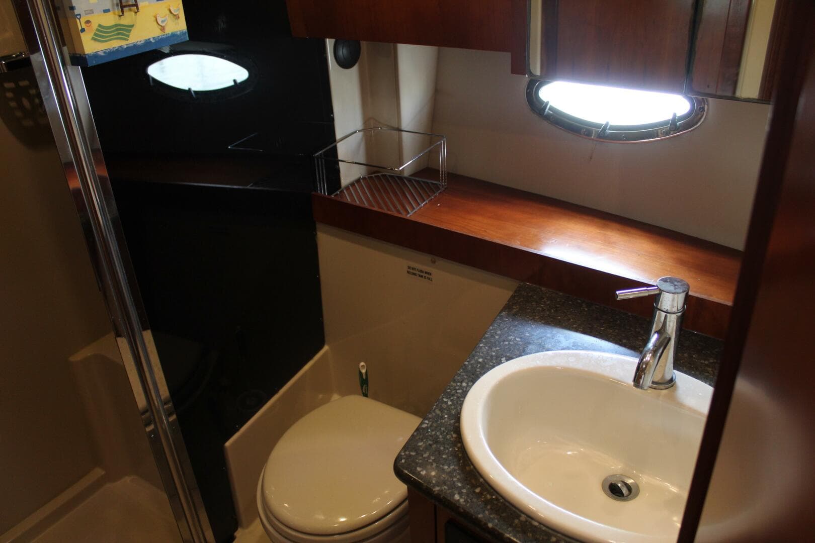 2007 Cruisers Yachts 420 Express — photo 32