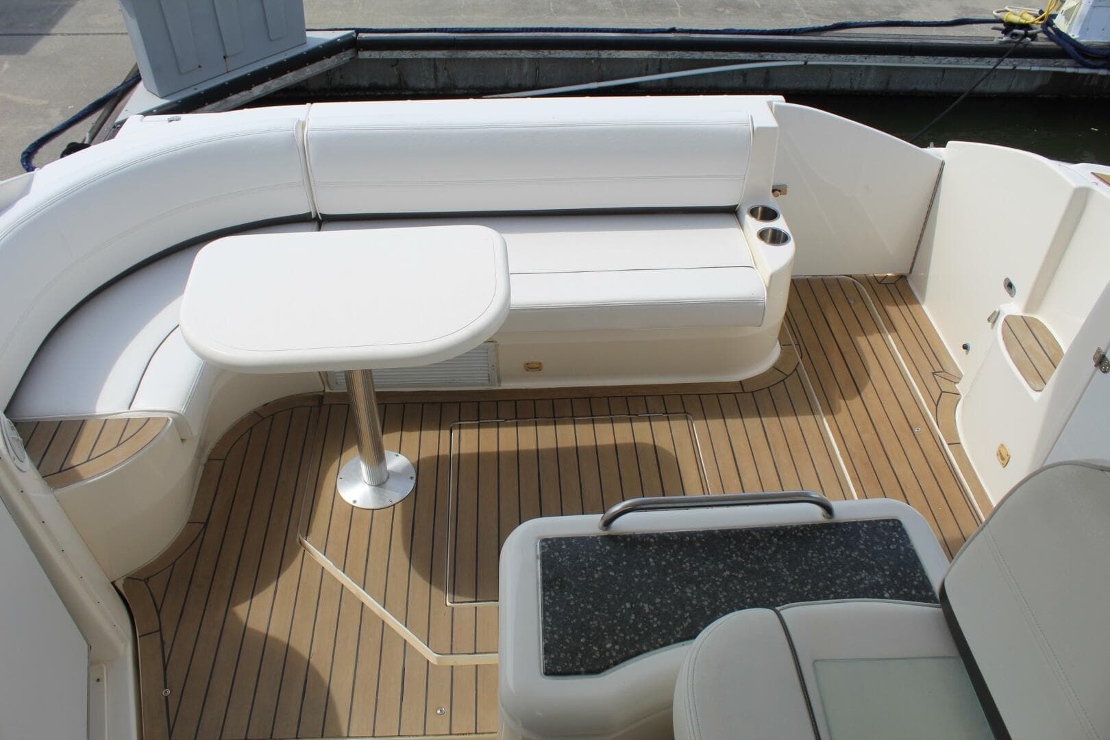 2007 Cruisers Yachts 420 Express — photo 5