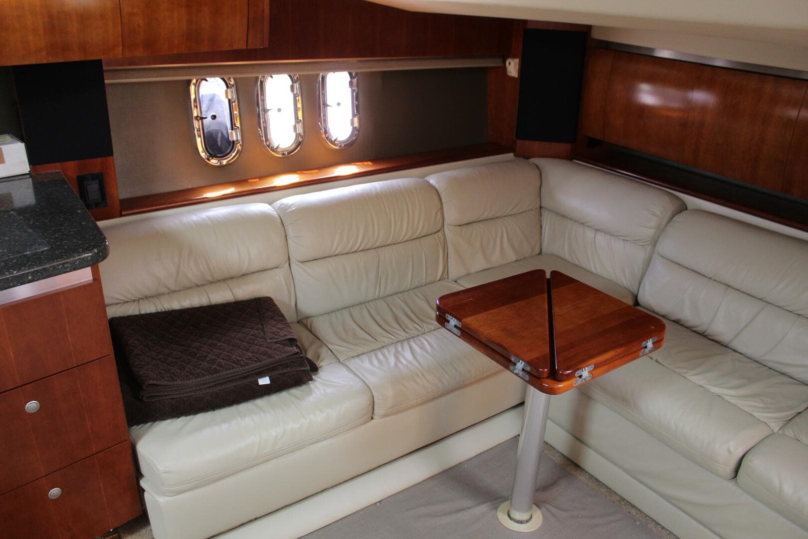 2007 Cruisers Yachts 420 Express — photo 18