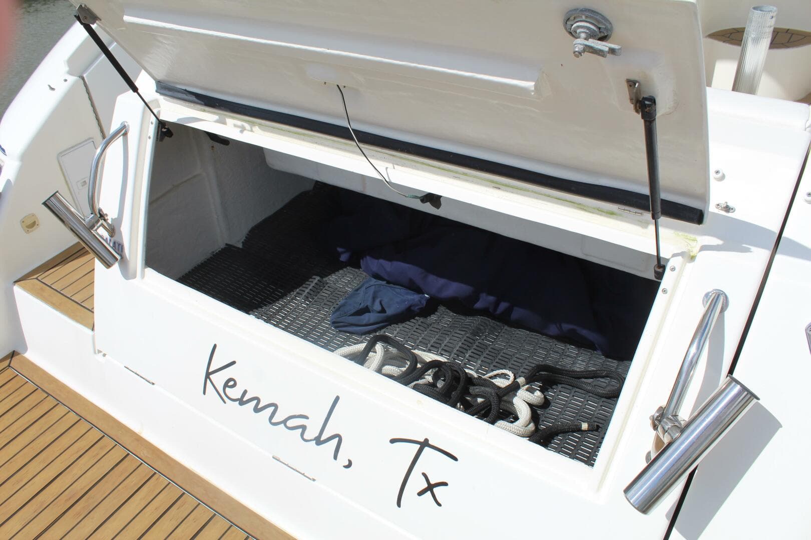 2007 Cruisers Yachts 420 Express — photo 35